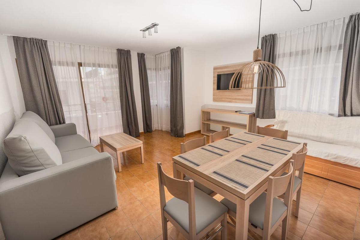 Apartments Niko 圣埃乌拉利亚 外观 照片