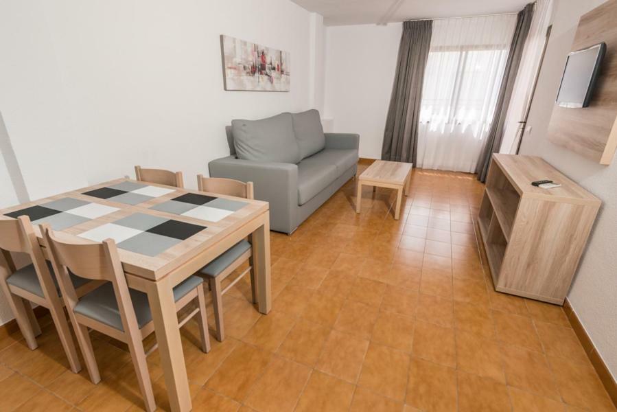 Apartments Niko 圣埃乌拉利亚 外观 照片